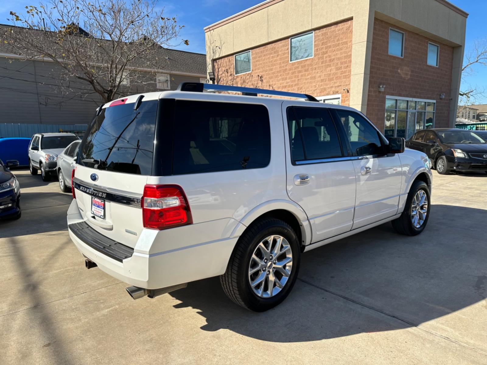 2015 White /Beige Ford Expedition Limited (1FMJU1KT5FE) with an 3.5L V6 DOHC 24V FFV engine, 6-Speed Automatic transmission, located at 1501 West 15th St., Houston, 77008, (713) 869-2925, 29.797941, -95.411789 - Photo #2